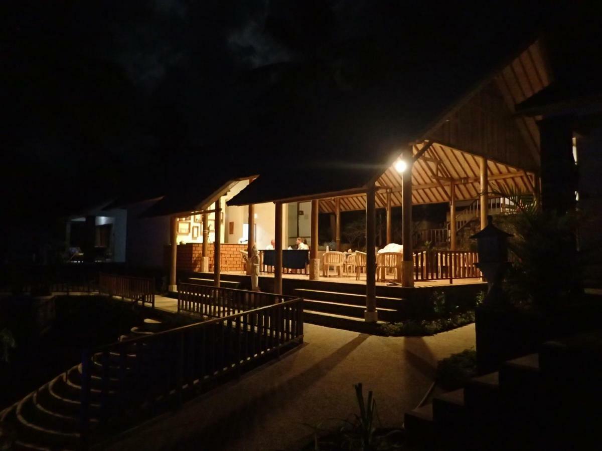 Villa Ume Tenang Нуса Пенида Экстерьер фото